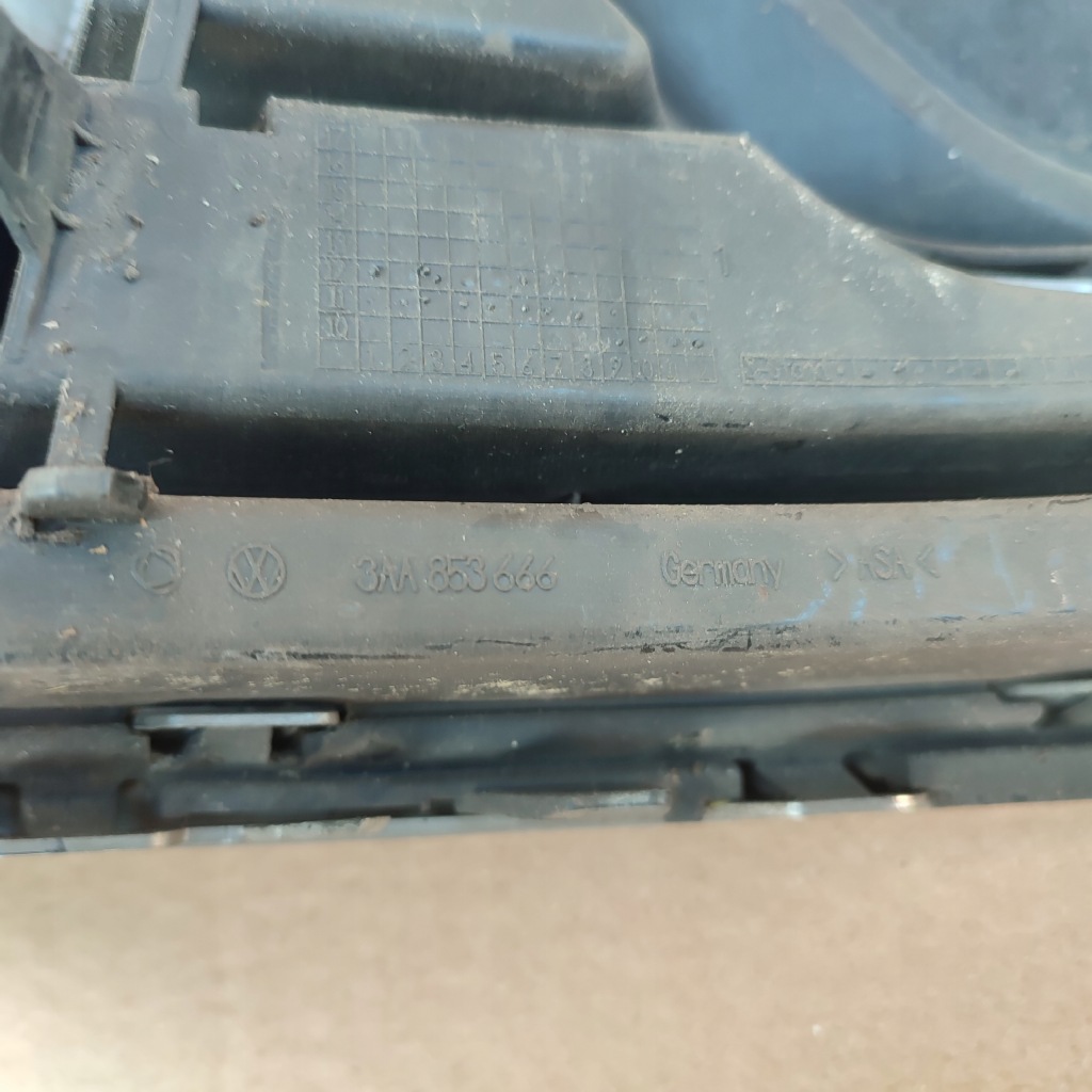 фото №10, Passat b7 3aa решётка бампера левая правая решётки перед оригинал