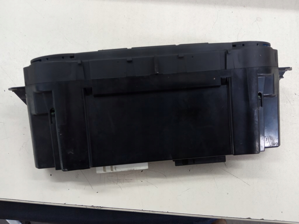 фото №7, Ford c-max mk1 focus mk2 04-07r- панель climatronic