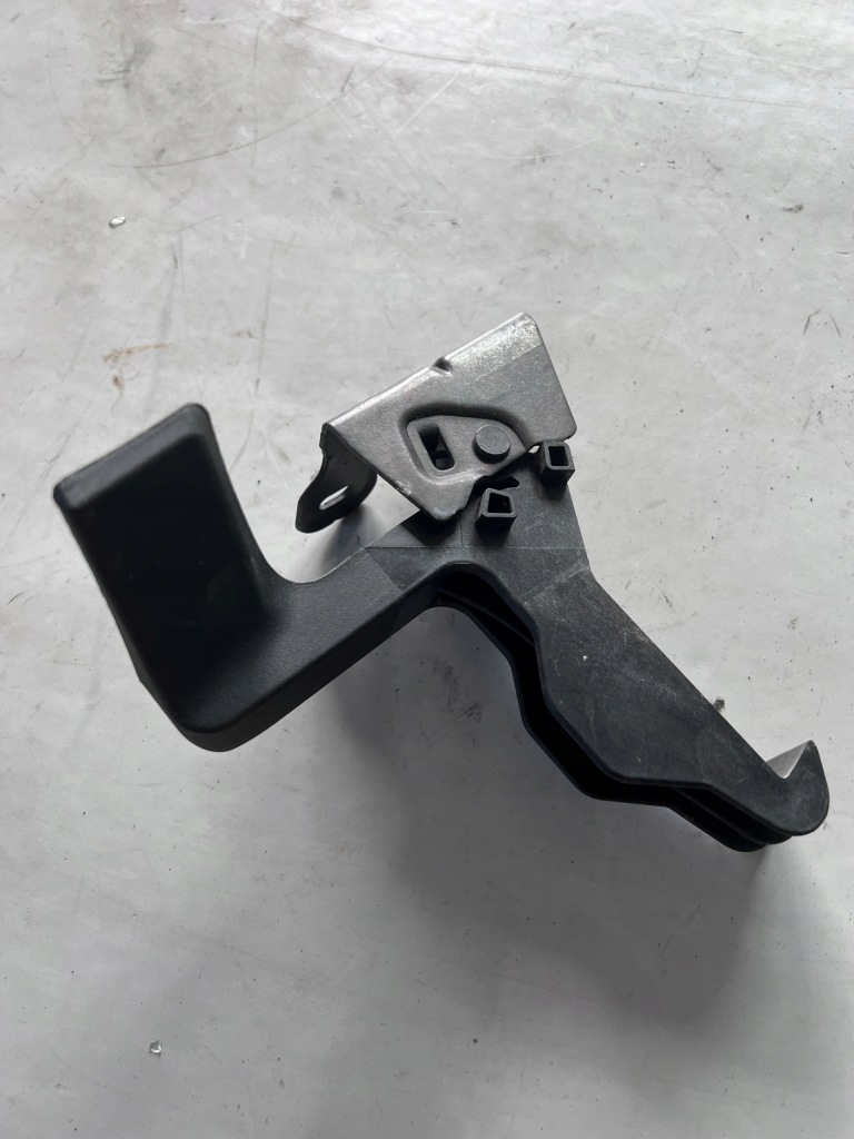 фото №1, Крепление засов блокировка замка капот peugeot expert iii 16- 9808405680