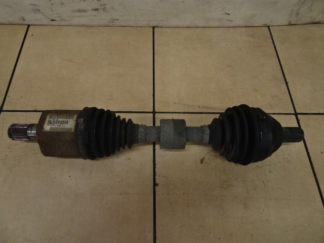 фото №1, Volvo оригінальний номер p31256779 привідний вал