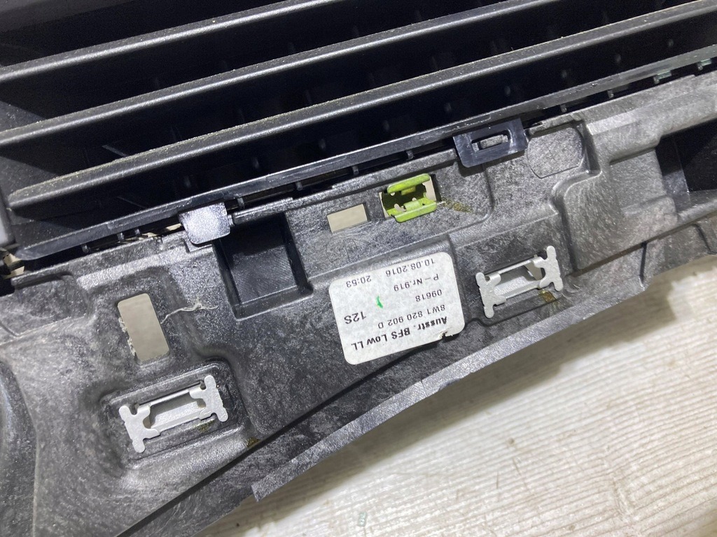 фото №6, Audi a4 s4 b9 2016 ґрати обдув панелі