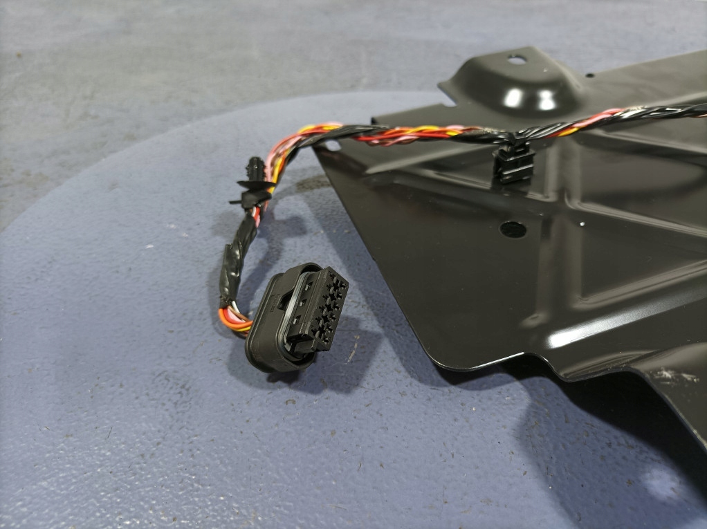 фото №5, Volvo xc60 ii кронштейн аккумулятор 32133903