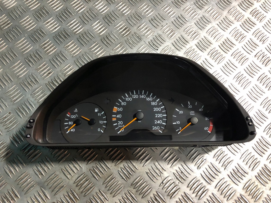 Купити Mercedes w210 95- лічильник прилади 2105403348