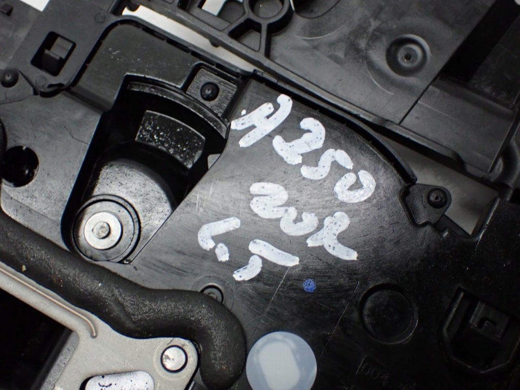 Замок двері лівий задній задній mercedes a-klasa w177 v177 sedan 20r Ціна