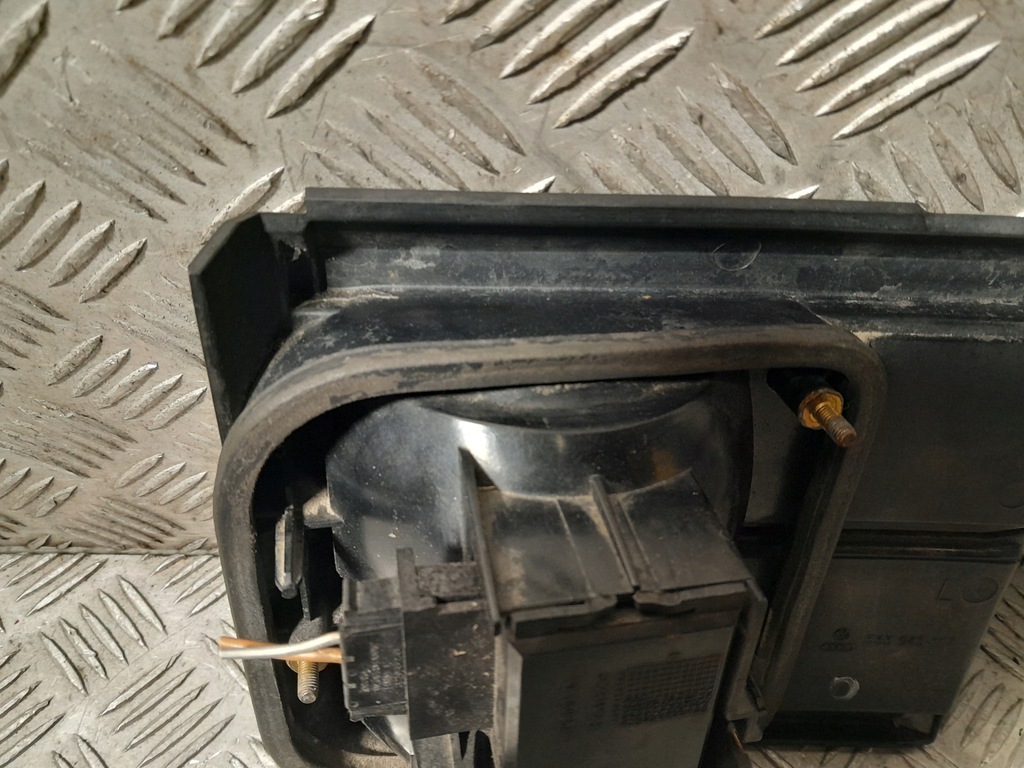 фото №12, Vw passat b3 лампа задняя левая w крышка 333945107