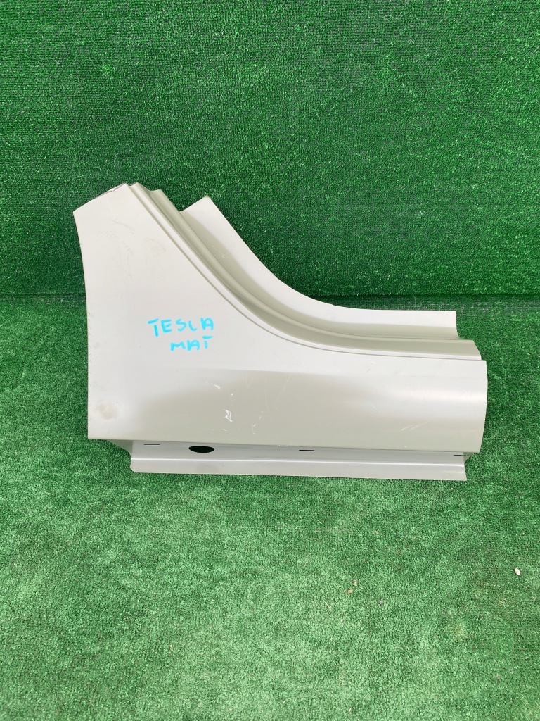 Купити Поріг обшивка праве  tesla model 3 1073736-sc-r
