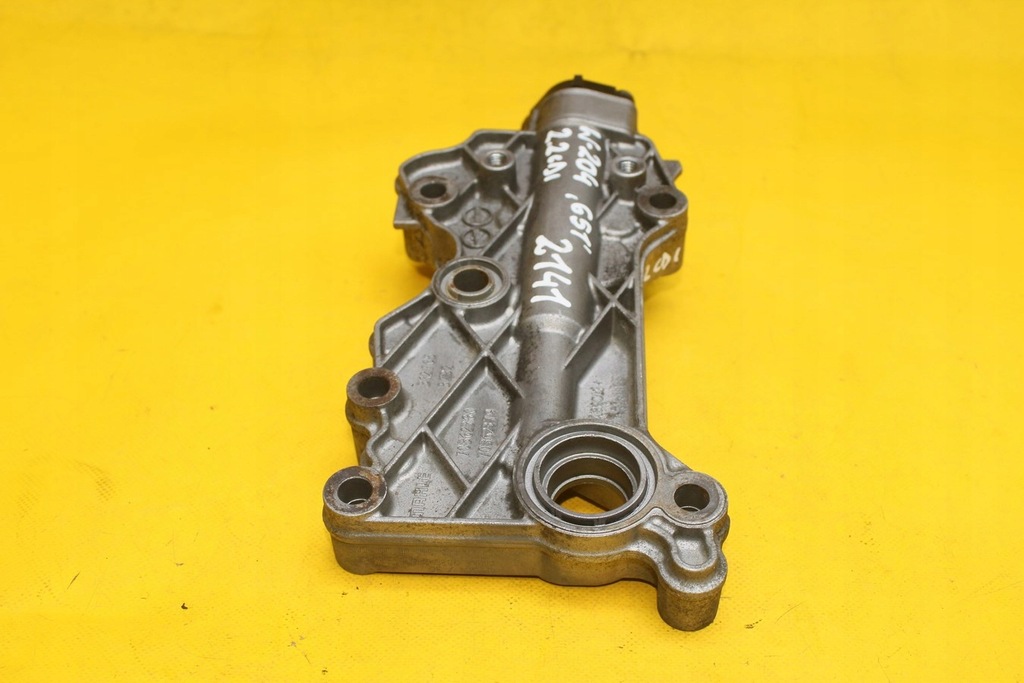 фото №7, Основание фильтра масла w204 651 2.2 cdi a6511800610