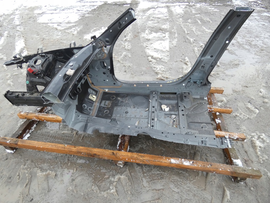 фото №4, Bmw x1 e84 четверть правый перед подкрылок лонжерон