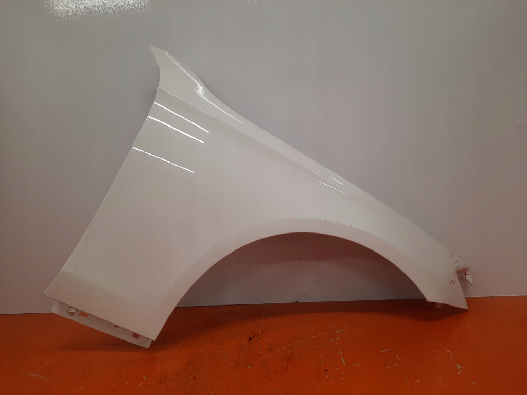 фото №1, Mercedes w213 крыло правый перед