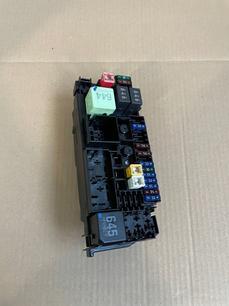 фото №1, Skoda scala коробка предохранителей 2q0941828c