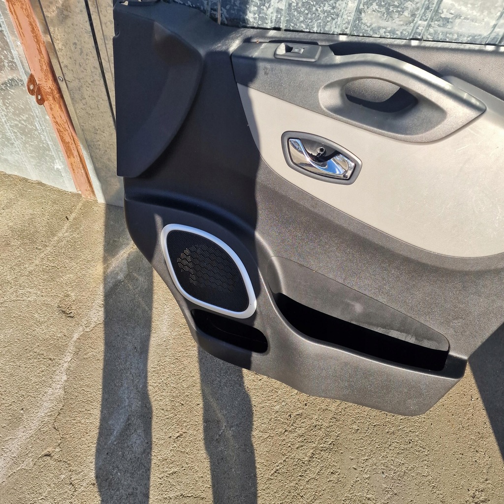 фото №8, Обивка обшивка дверь правых trafic iii