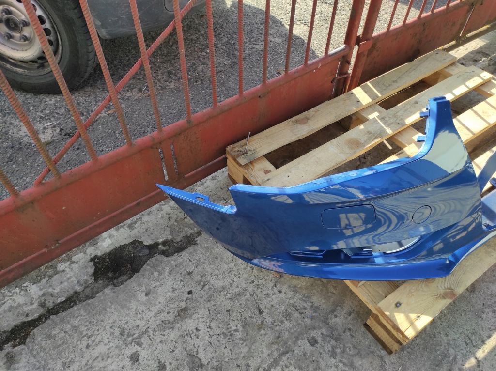 Lx5v бампер перед audi a4 b8 lift ксенон с заглушки Недорого