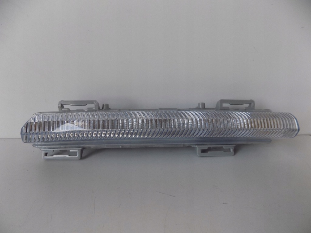 фото №1, Mercedes c klasa w204 lci противотуманная фара led правый - 4394