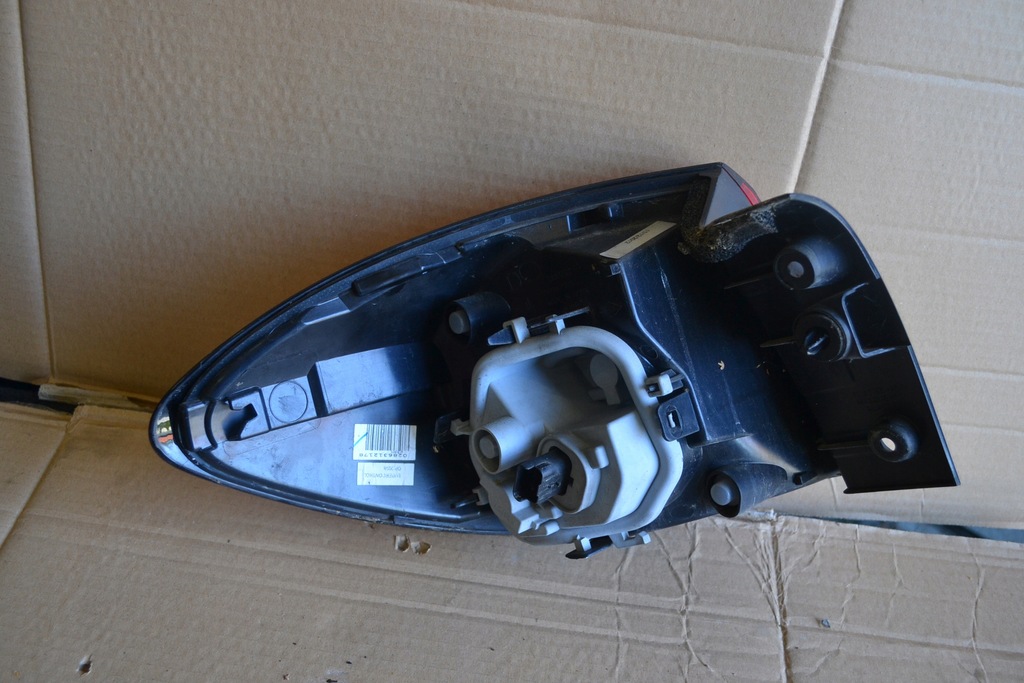 фото №9, Renault captur лампа задня права ліва