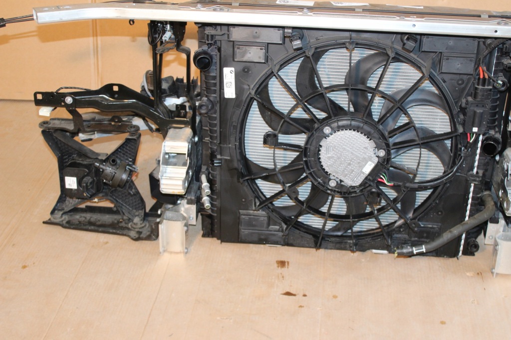 Комплектный  перед капот ремень радиатор радар bmw x3 g01 475 гибрид Недорого