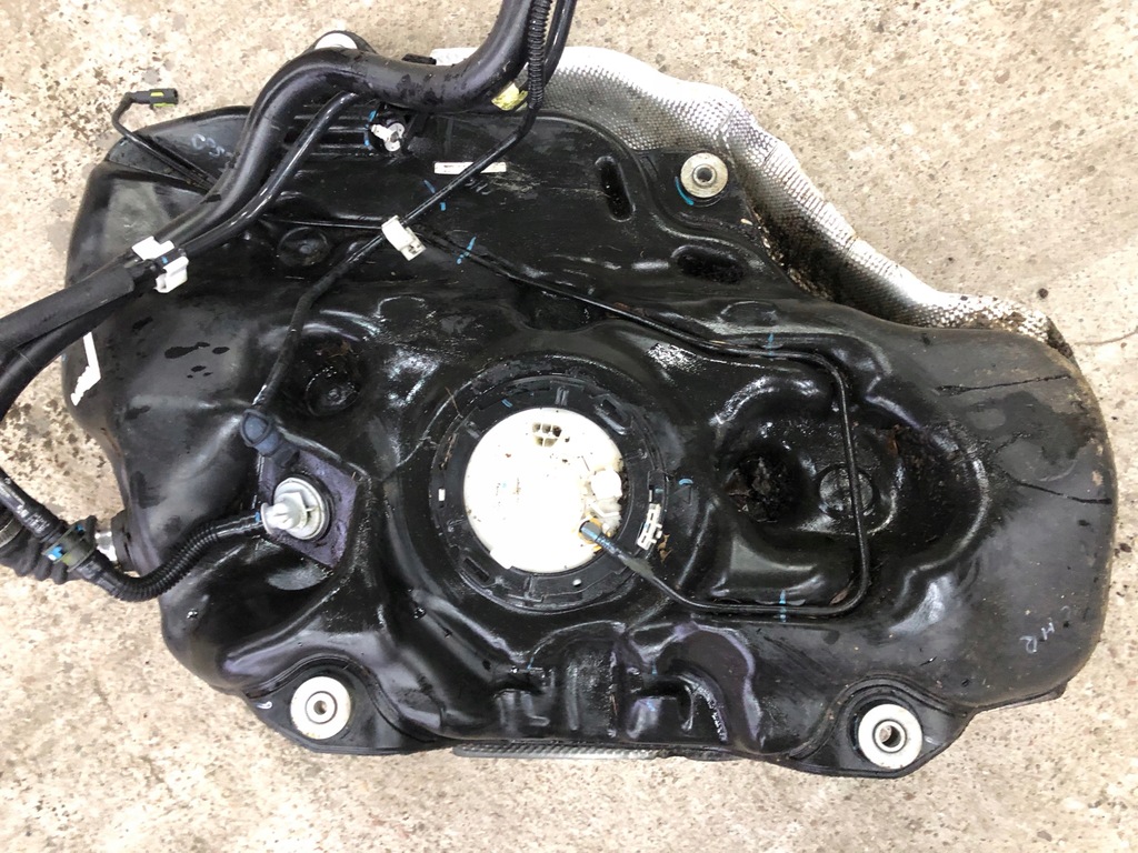 фото №9, Toyota c-hr бак bak пального 77100-f4010