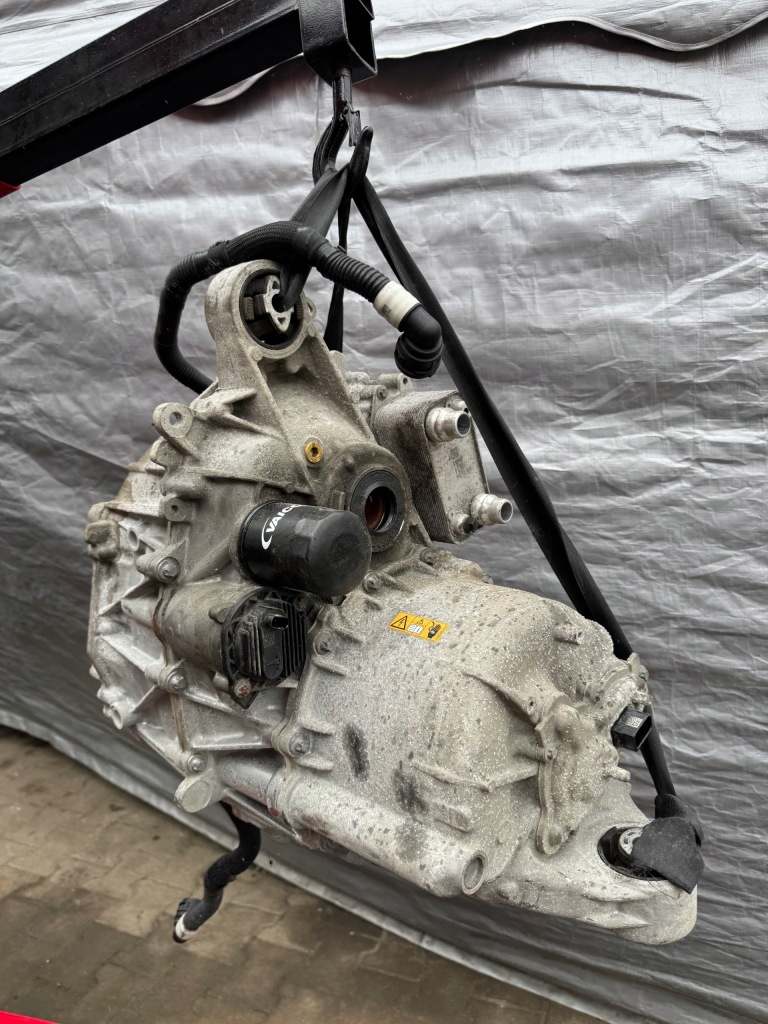 Tesla model 3 standardowy zasięg задній двигун 1120980-00f Зі Шроту