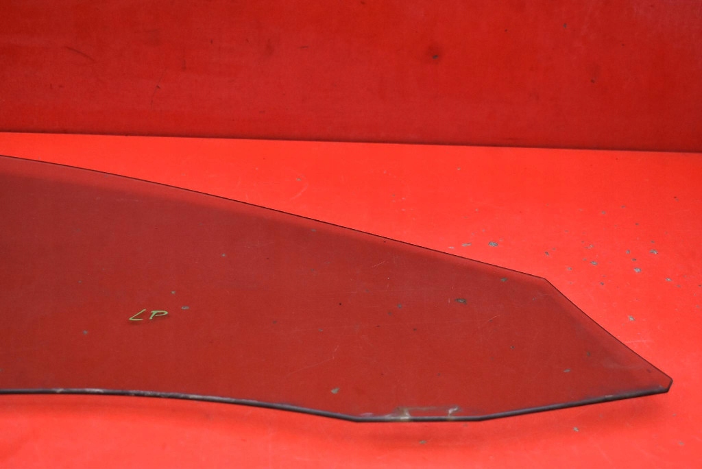 Стекло боковая левая перед передняя vw passat b7 универсал 10-15 Недорого