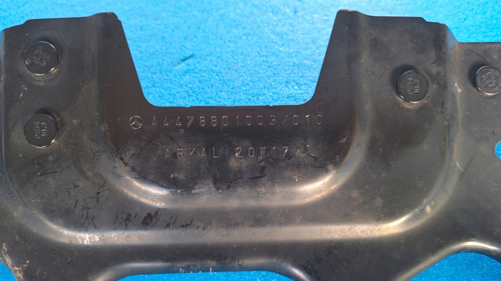 фото №7, Mercedes v w447 кронштейн радара передний