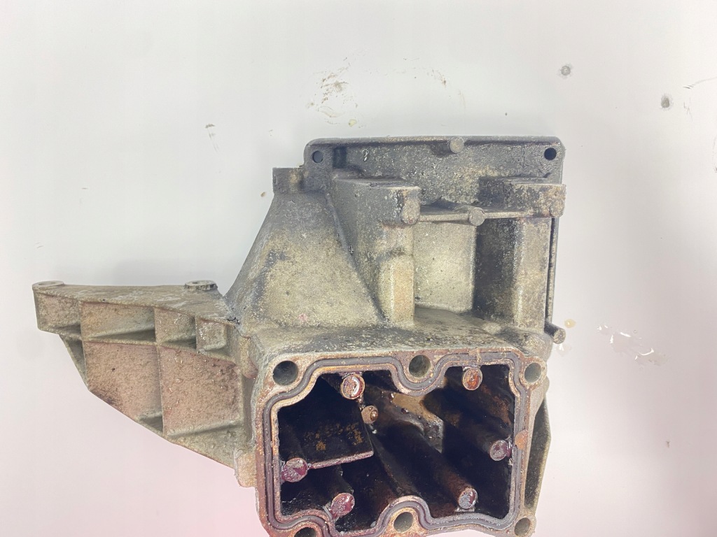 Кронштейн основа кронштейн компресора кондиціонер mercedes w124 w202 m111 1111310535 Ціна