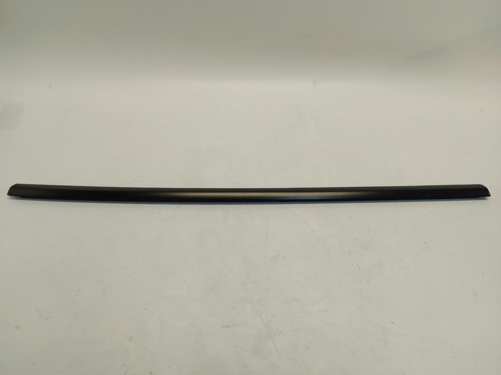 фото №1, Tesla model 3 lift 2024 highland молдинг уплотнитель правая задняя