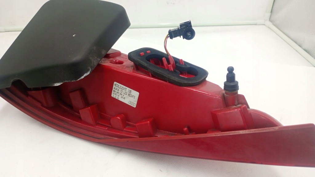 Фара правий задня led audi q5 8r0945094a Недорого