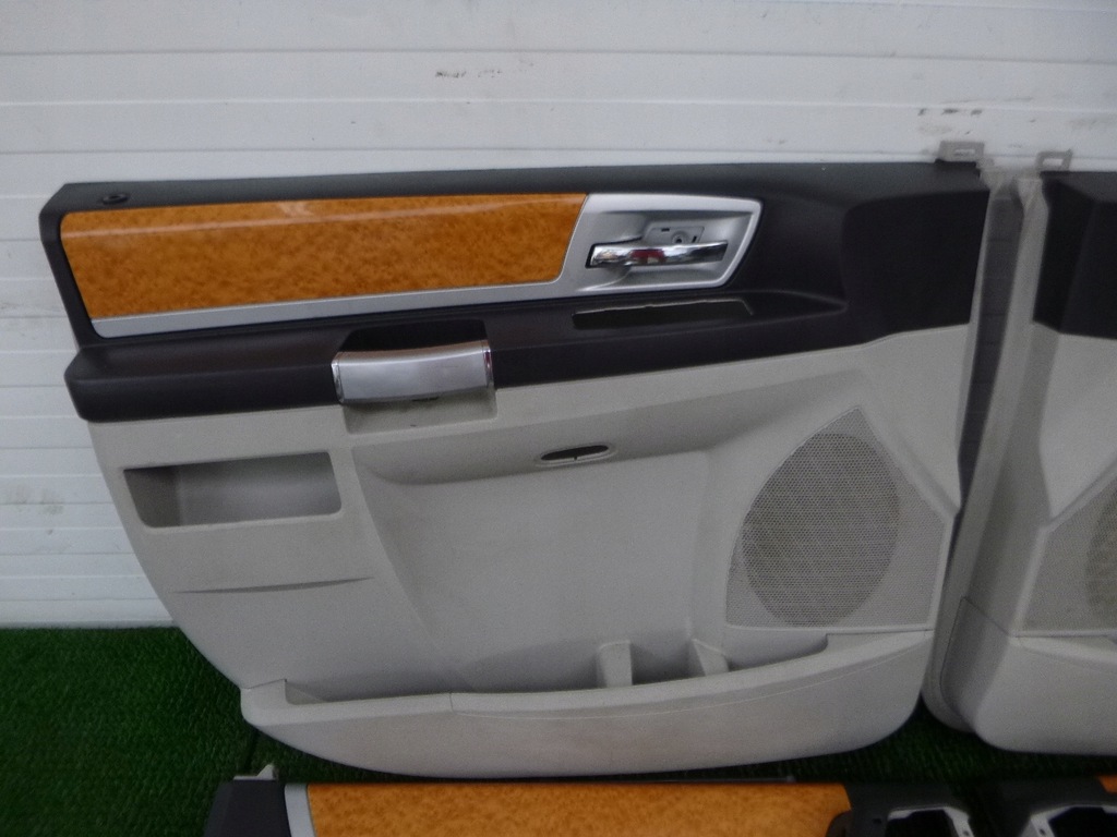 фото №4, Grand voyager v 08- обшивки дверь перед задняя комплект