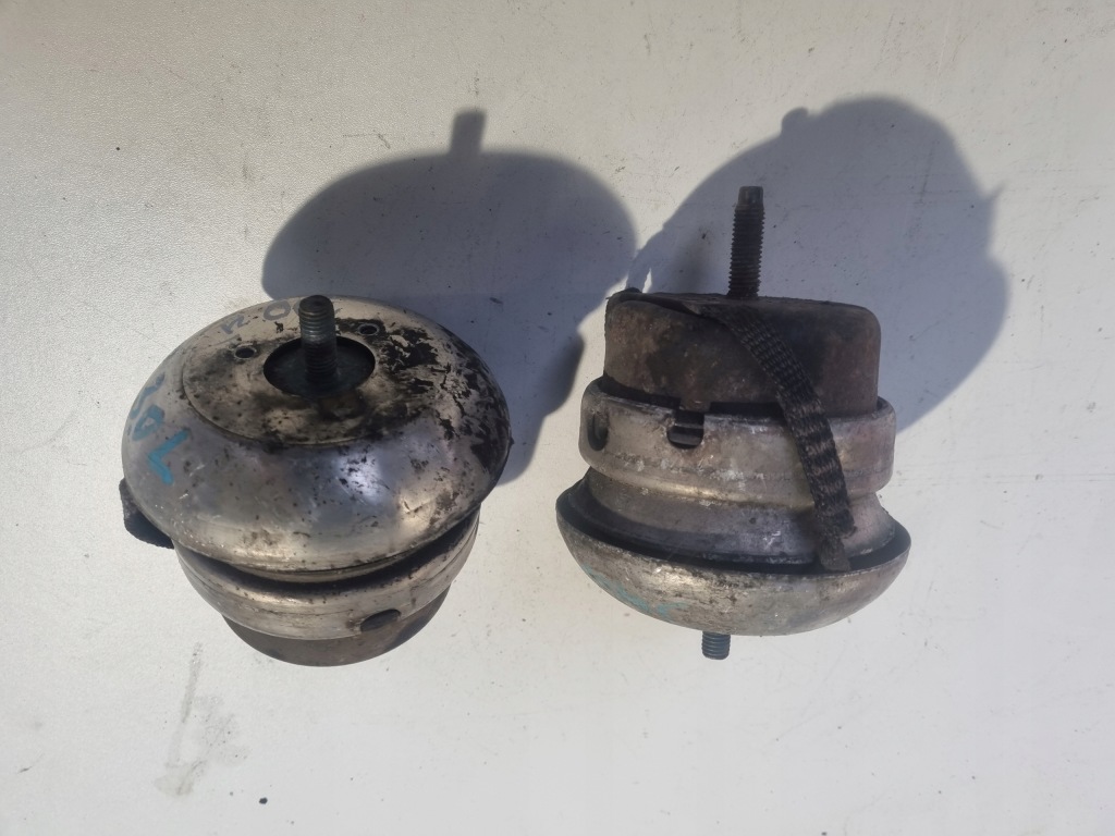 фото №1, Jaguar 3.0 кронштейн подушка двигуна права