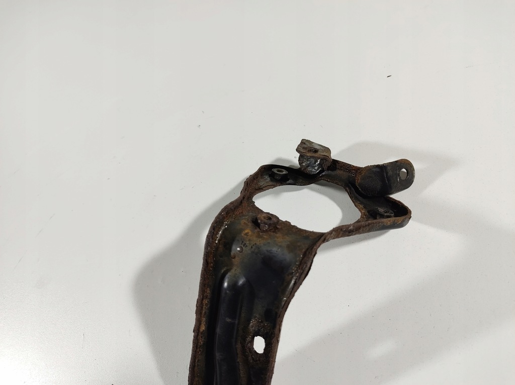 фото №11, Lexus is300h 13r кронштейн кронштейн