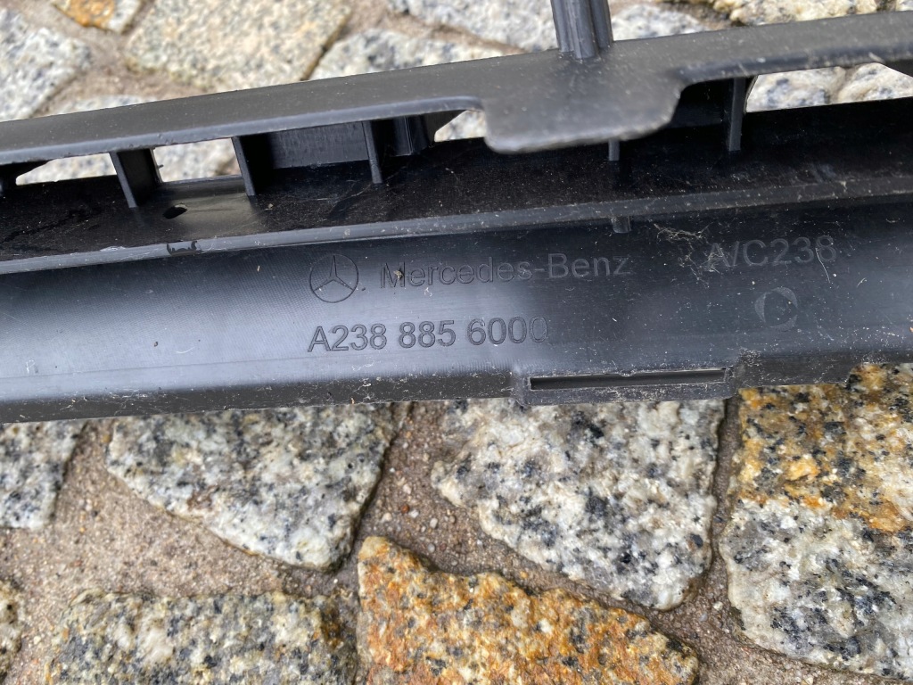 Mercedes 238 e klasa решітка підсилювач бампера перед 2388856000 оригінал Ціна