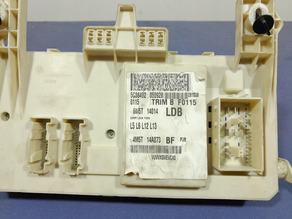 Ford focus mk2 коробка предохранителей 4m5t-14a073-bf в Украине