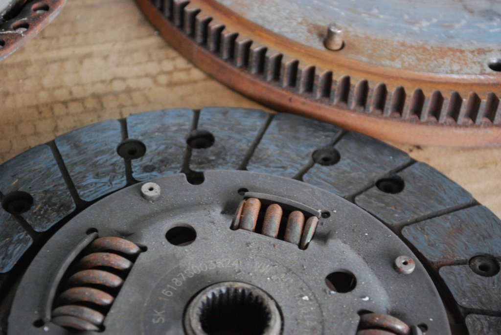 Сцепление полный vw seat skod 1.2 tsi 03c141025j с Разборки