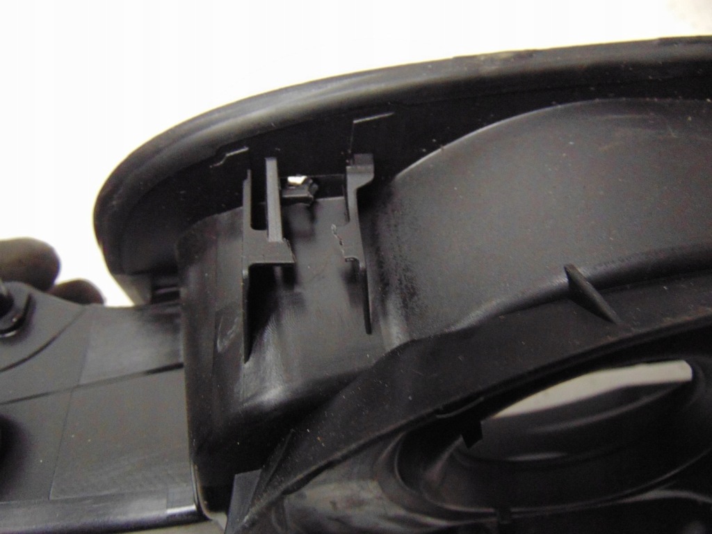 Крышка заливной топлива кронштейн audi a6 новый model 4p0809906 Цена