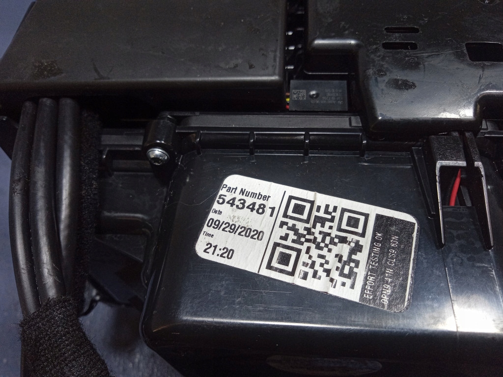 фото №11, Mercedes gls w167 бардачок туннель среднего подстаканник a1678107601