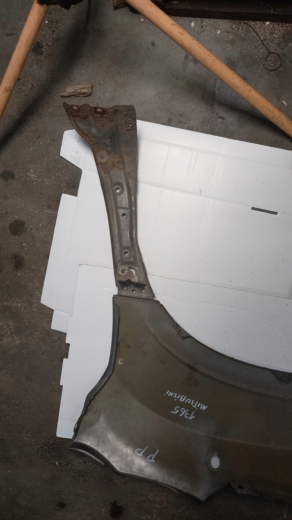 фото №5, Крыло правый перед mitsubishi endeavor 3.8b 04r