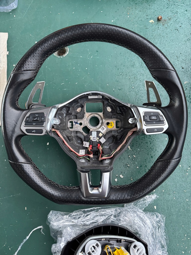 фото №2, Vw scirocco r golf vi r tiguan r повітропровід пелюстки перемикання подушка безпеки шкіра