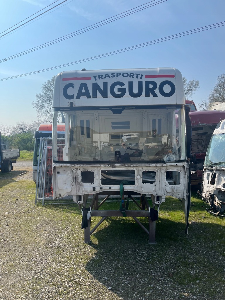 Купити Кабіна scania 55000 zl netto