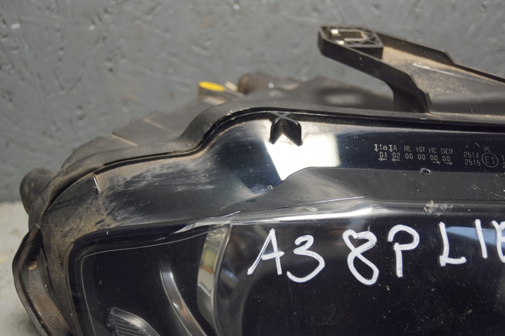 фото №6, Лампа правый перед audi a3 8p lift 08-