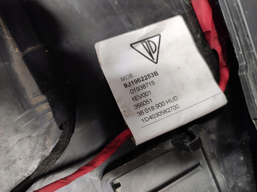 фото №12, Бампер задняя porsche taycan карбон 9j1807521a 9j1962253b + датчик открывания