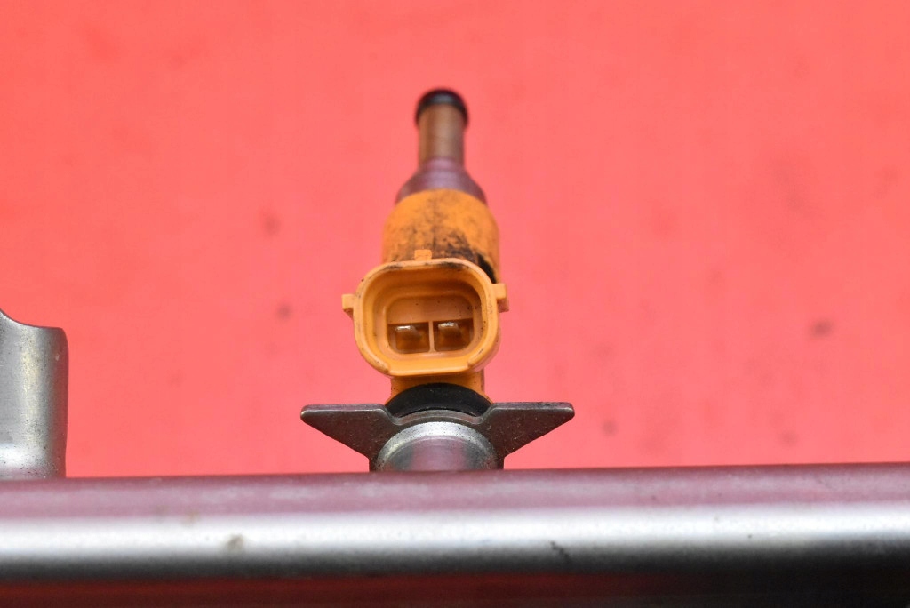 Молдинг упорскування форсунки fiat sedici 1.6 16v 120 km рестайлінг  09-12 Недорого