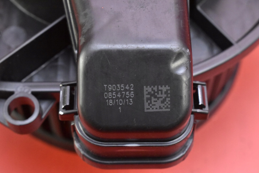 фото №9, Воздуходувка вентилятор обдув eu t1014417j bmw f30 f31 11-16