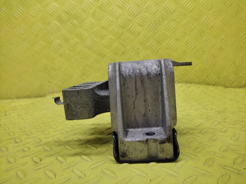 фото №5, Seat leon i 1.4 16v кронштейн коробки передач 1j0199555c