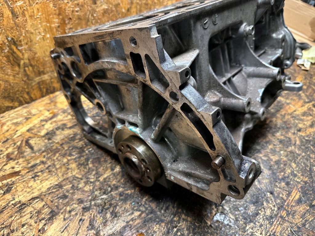 фото №5, Блок двигуна dół wał поршні renault dacia 1.6 sce h4m h4md738