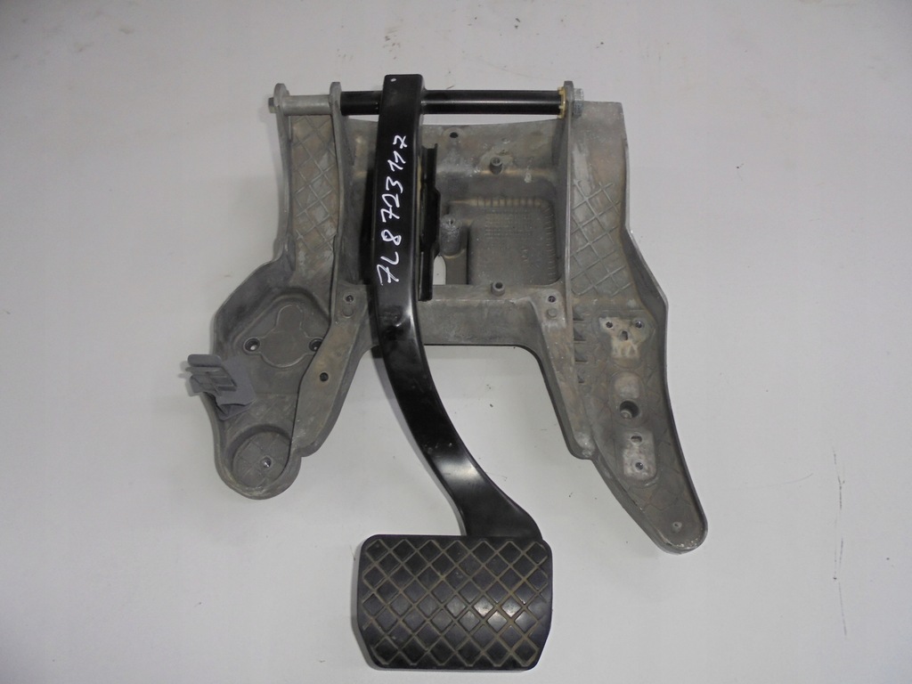 фото №1, Audi q7 vw touareg педаль гальма 7l8723117