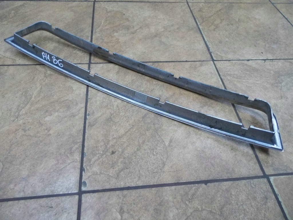 фото №3, Audi a4 b6 рамка решітка 8e0807647