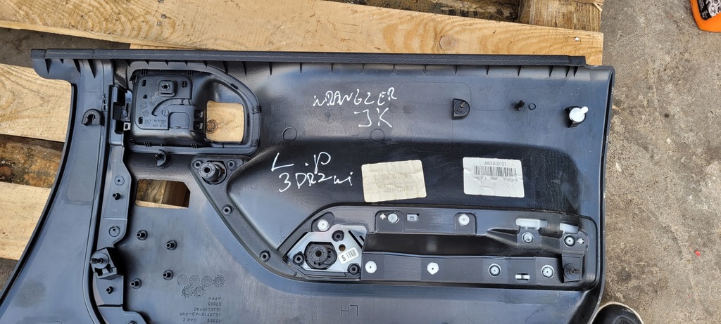 фото №13, Jeep wrangler jk обшивка дверь левый перед 1qj37dx9af 2d 3d