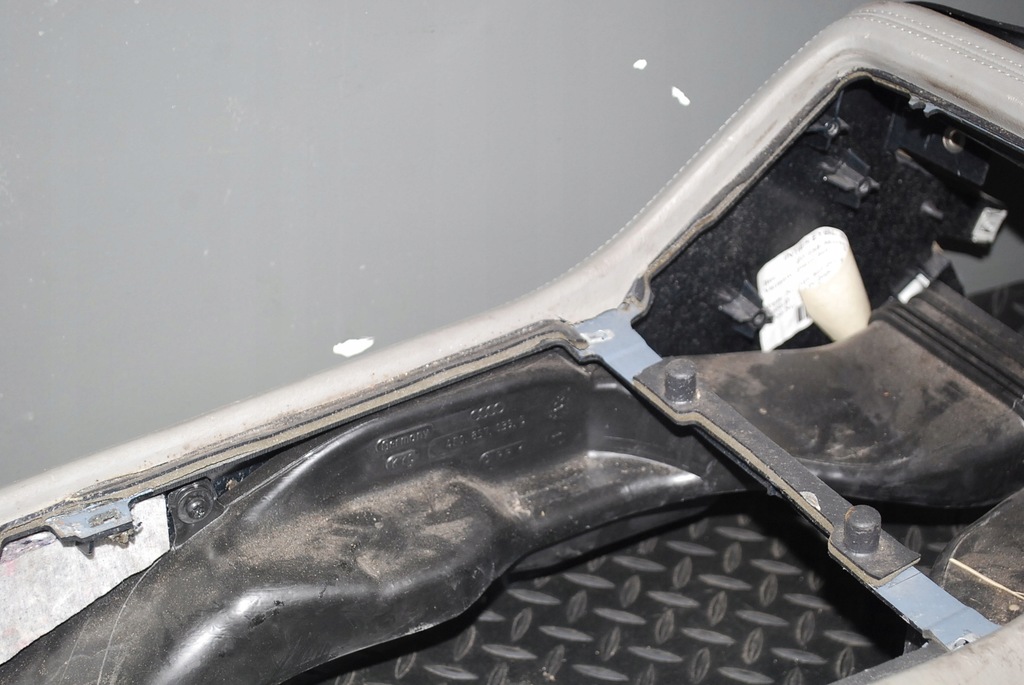 фото №8, Туннель средний кожа 4e0863241e audi a8 s8 d3 w12