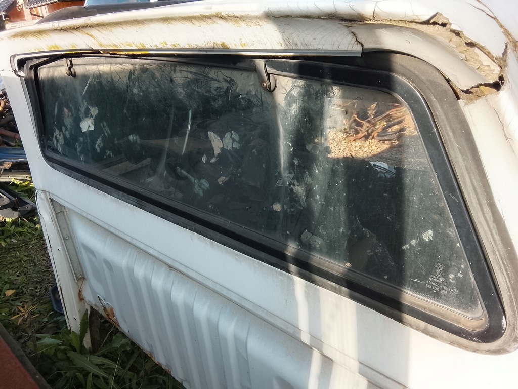 фото №1, Toyota hilux vii 2012 2.5 d -скло задня