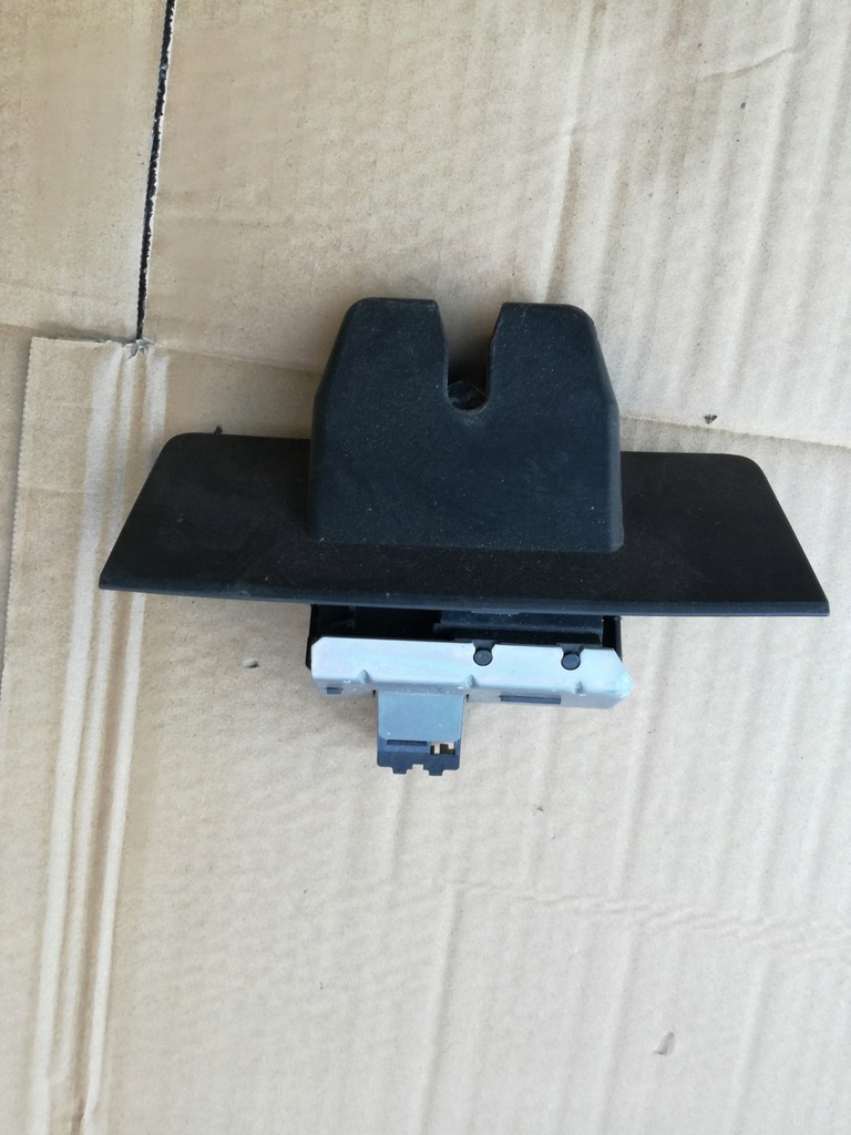 фото №1, Volvo xc60 i замок багажника крышки 31301300