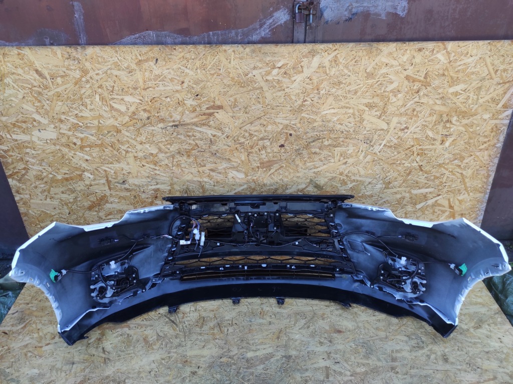 Купить Бампер передний lexus lbx 6pdc 2ym